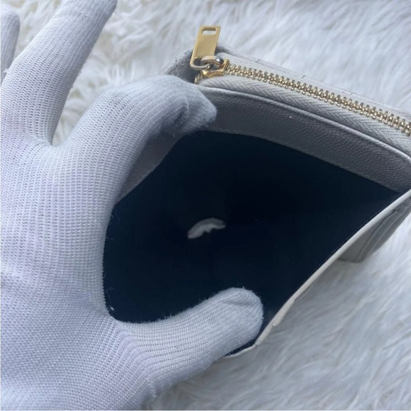 Yves Saint Laurent Ivory Quilted Wallet with Gold Logo - Picture 8 of 10